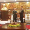 河内市人民委员会副主席阮孟权会见 高级副总裁罗伯特·布拉德利。（图片来源：新河内报）