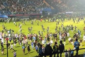 印度尼西亚足球骚乱事件。