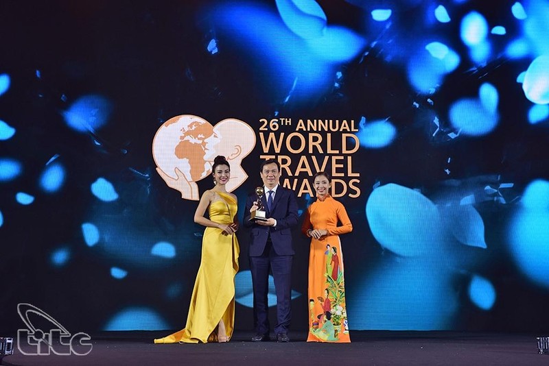 越南旅游总局局长阮重庆代表越南旅游业荣获奖项。（图片来源：danangfantasticity.com）