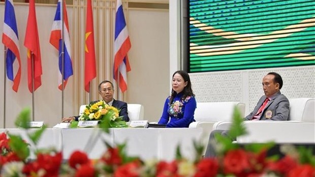 武氏映春副主席会见旅泰越南人代表。