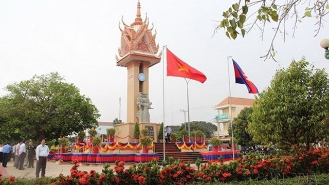 越柬友谊纪念碑落成典礼2020年1月28日在柬埔寨磅湛省举行。