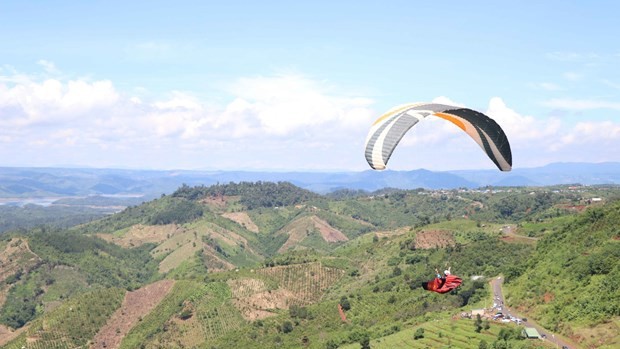2022年多农省滑翔伞比赛在塔董国家公园举行。