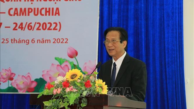 越柬友好协会副主席石余发表讲话。