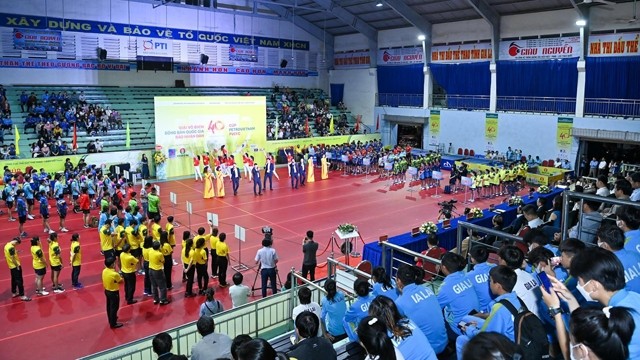 本次赛事吸引来自16支省市、行业、企业队伍的170名运动员参赛。