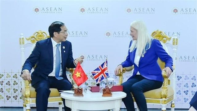 裴青山部长会见英国外交部负责亚洲事务国务大臣阿曼达•米林。