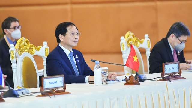 裴青山外长出席第55届东盟外长会议。