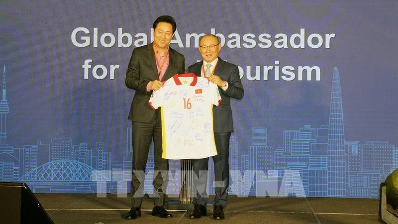越南国家男子足球队主教练朴恒绪正式任命为首尔市全球旅游大使。