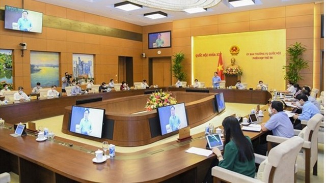 越南国会常务委员会一场会议。（图片来源：越通社）