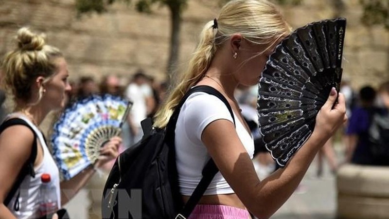 2022年6月22日，西班牙塞维利亚气温飙升。（图片来源：法国新闻社/越通社）