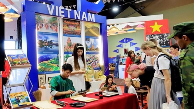 “越南文化遗产”主题展上的越南文化空间。（图片来源：越通社）