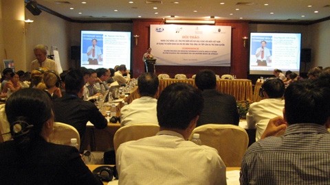 近150名代表参加会议。 (Photo: 图片来源：越南之声)