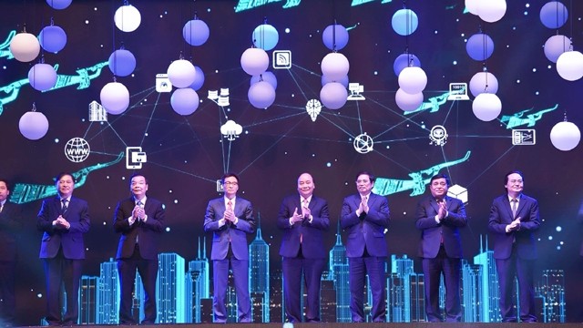 阮春福总理出席越南革新创新网络倡议公布仪式。（图片来源：VGP）