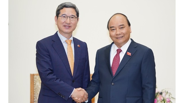 政府总理阮春福会见韩越友好议员小组主席金贺勇。（图片来源：VGP）