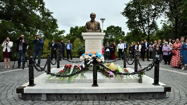 胡志明塑像落成仪式在俄罗斯符拉迪沃斯托克市举行。