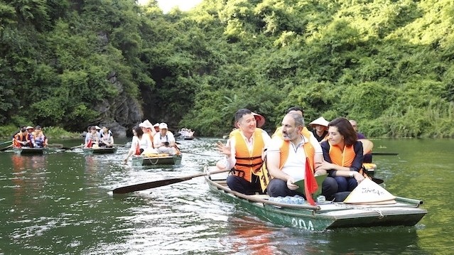 亚美尼亚总理科尔•帕什尼扬携夫人参观长安生态旅游区。