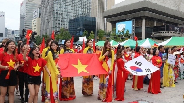 2019年韩国越南文化节吸引成千上万人前来参加。