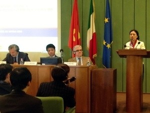 阮芳娥副部长在论坛上发表讲话。 (Photo: 图片来源：越通社)