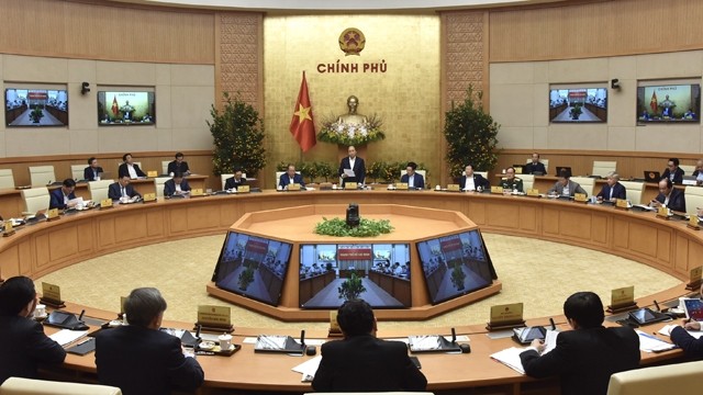 阮春福总理主持召开政府1月份例行会议。（陈海 摄）