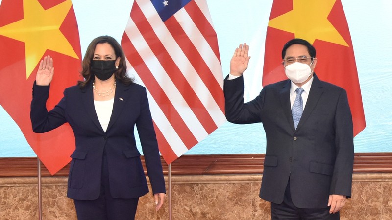 越南政府总理范明正会见美国副总统卡玛拉•哈里斯。（陈海 摄）