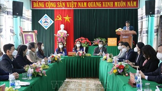 越南国家副主席武氏映春赴广治省调研 。
