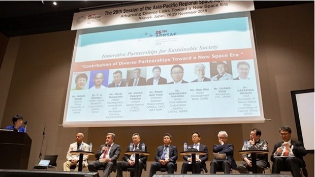 越南科学技术翰林院同日本文部科学省联合以线上方式举行题为“通过多元化合作深入推进航天研究创新”的第27届亚太地区航天机构论坛。