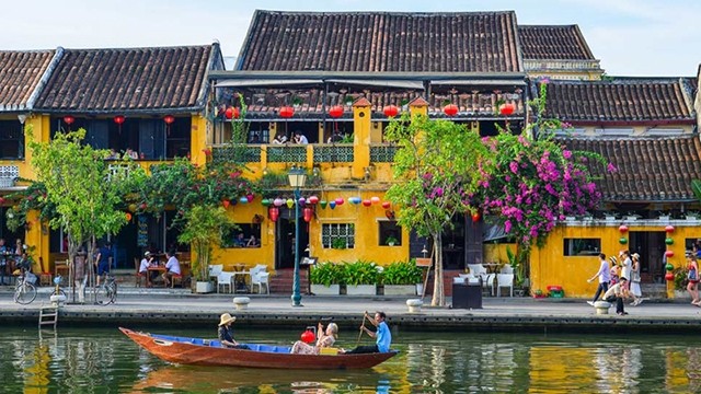 附图：越南会安市。