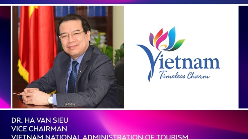越南旅游总局副局长何文超接受了CNBC的采访。