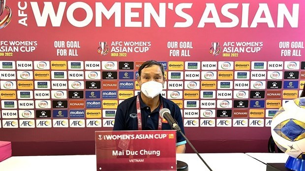 越南国家女子足球队主教练梅德钟。