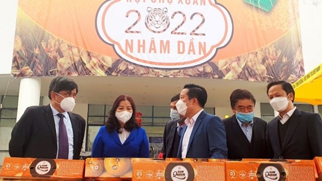 题为“越南春节香味汇聚之地”的2022壬寅虎年春节展销会共设50个展位。