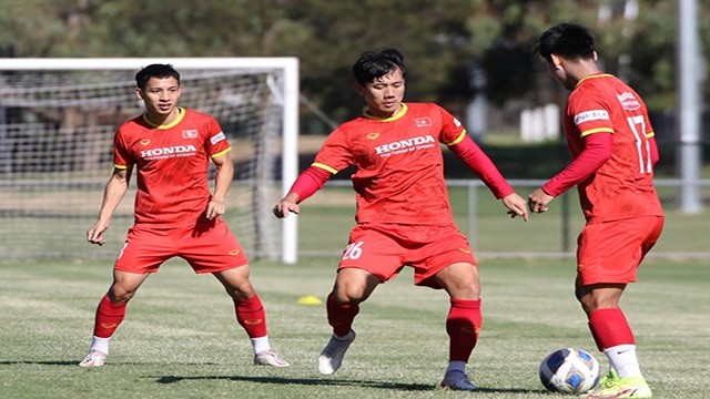 越南队努力在对阵东道主澳大利亚的比赛中赢得积分。