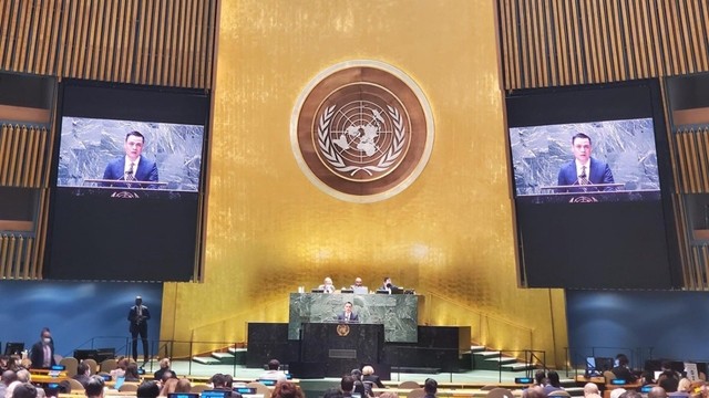 越南常驻联合国代表团团长邓黄江在会议上发言。